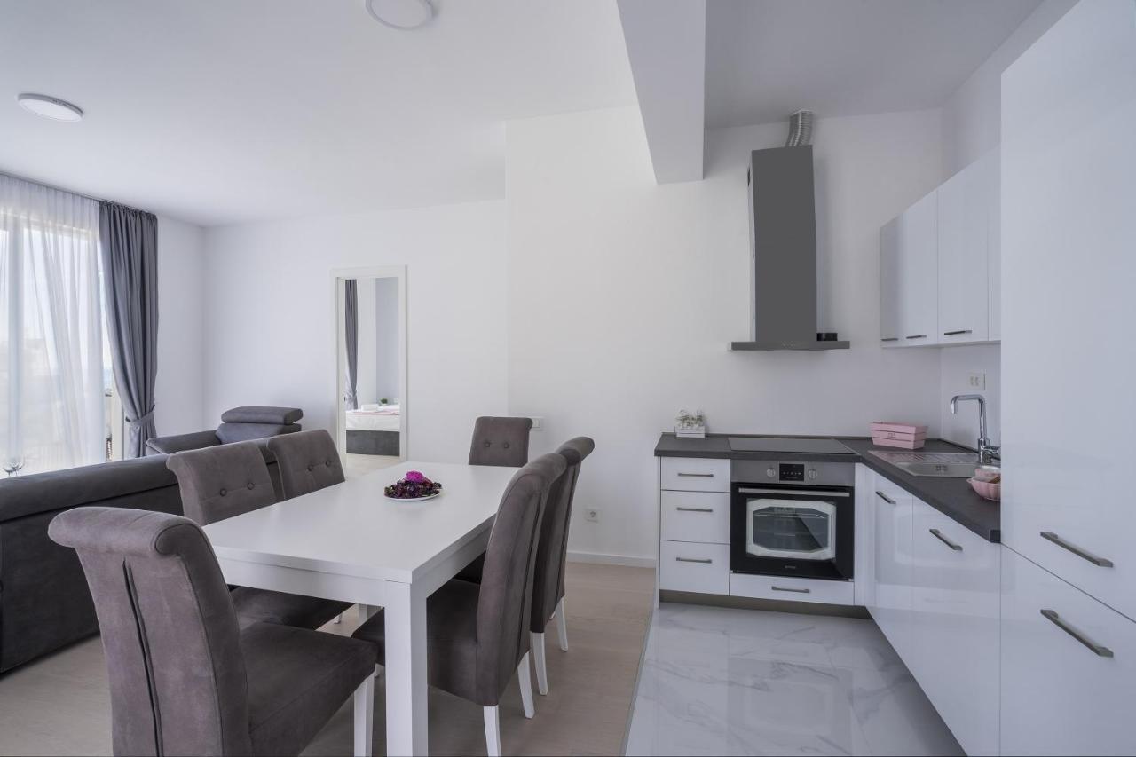 Montesun Apartments Becici Boreti Exterior photo