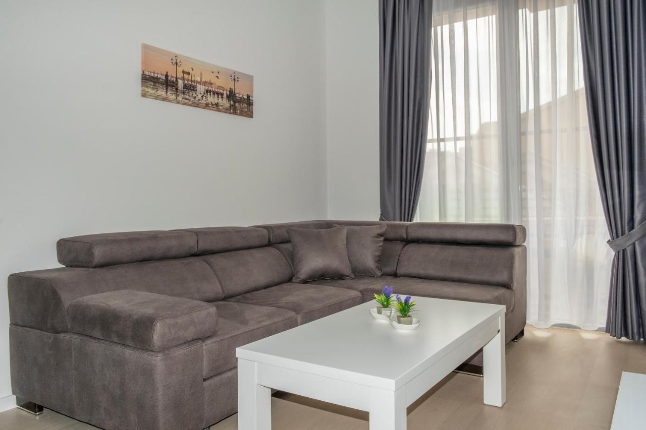 Montesun Apartments Becici Boreti Exterior photo